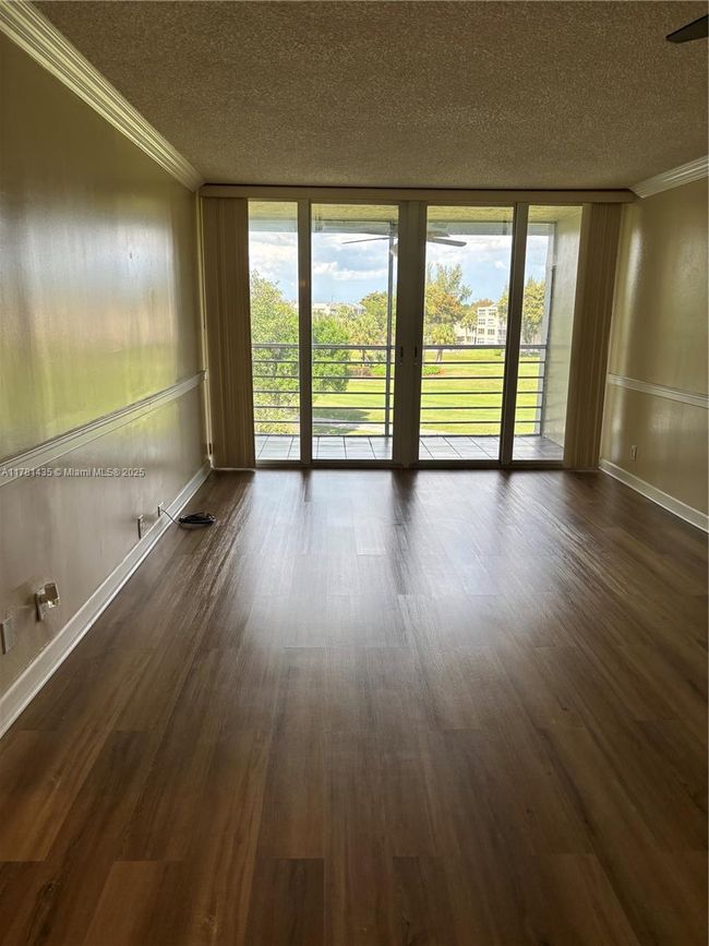APT-402 - 9421 Evergreen Pl, Condo with 2 bedrooms, 2 bathrooms and null parking in Davie FL | Image 6