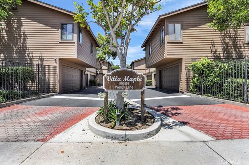 579 Wendy Ln, Costa Mesa, CA, 92627-5516 | Card Image