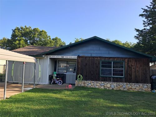 318 Wisteria St, Lone Grove, OK, 73443-6518 | Card Image