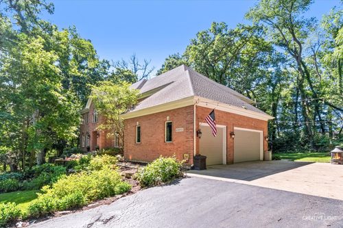 40W913 Trotter Ln, St Charles, IL, 60175-7695 | Card Image