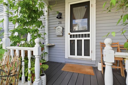 28-28 Winter St, Easthampton, MA, 01027-2253 | Card Image