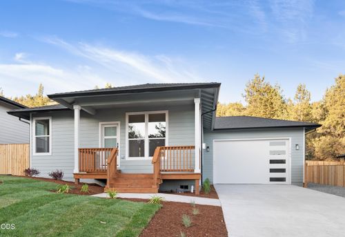 112-1178 W Ridge Dr, Klamath Falls, OR, 97601-6615 | Card Image