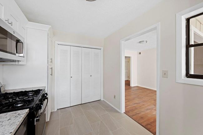 601 Park Ridge Cir, Condo with 2 bedrooms, 2 bathrooms and 2 parking in Marietta GA | Image 9