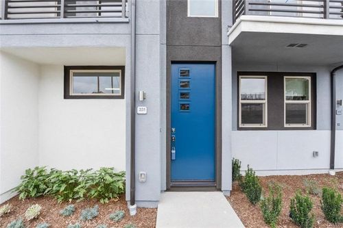 331 Placemark, Irvine, CA, 92614 | Card Image