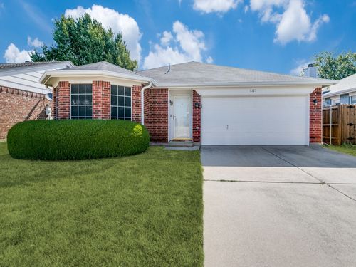 8125 Dripping Springs Dr, Fort Worth, TX, 76134-5804 | Card Image