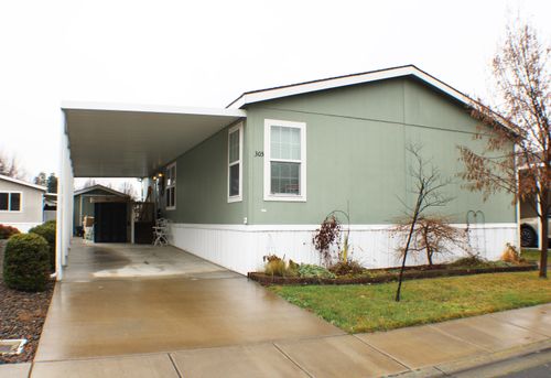 spc-305-10 E South Stage Rd, Medford, OR, 97501-8842 | Card Image