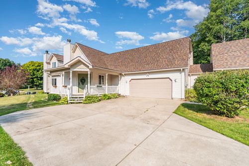 7746 Five Lakes Dr, Farwell, MI, 48622-9494 | Card Image