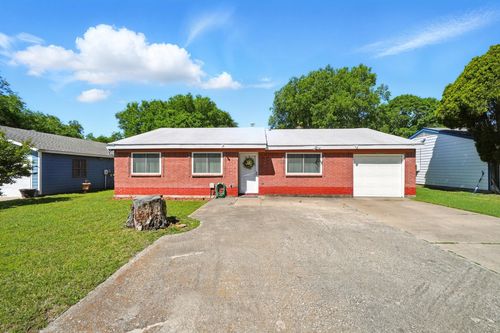 7908 Natalie Dr, Fort Worth, TX, 76134-5013 | Card Image