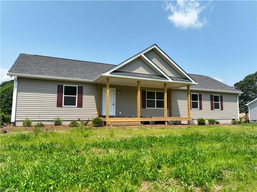 572 Kirby Bowman Rd, Siloam, NC, 27047-9207 | Card Image