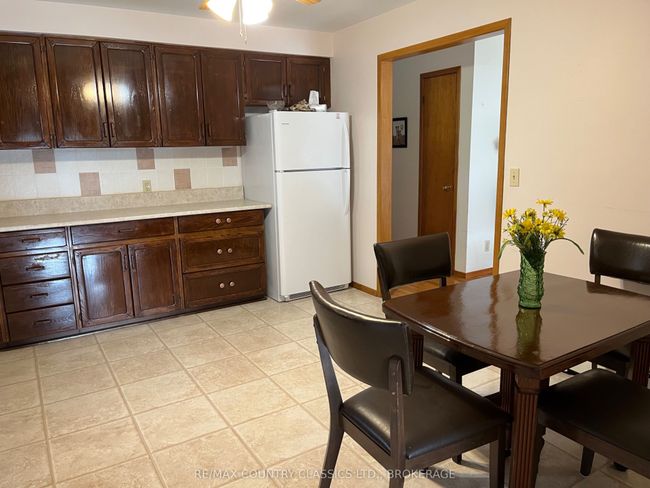 35 Clement St, House other with 4 bedrooms, 2 bathrooms and 7 parking in Addington Highlands ON | Image 11