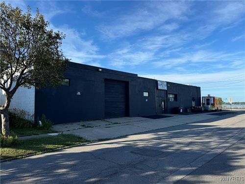 2829 Niagara St, Buffalo, NY, 14207-1031 | Card Image