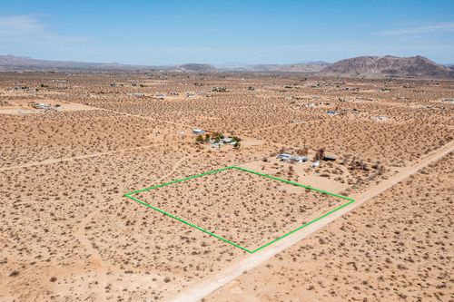 210 N Kuna Ave, Landers, CA, 92285 | Card Image