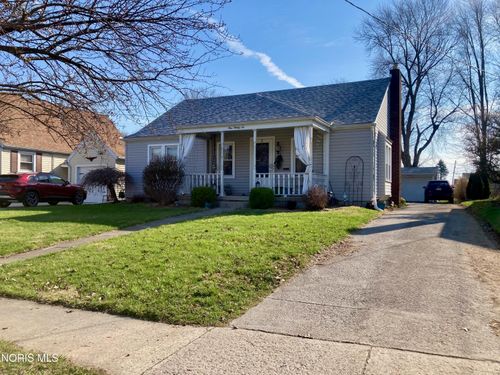 196 Sheffield St, Bellevue, OH, 44811-1528 | Card Image