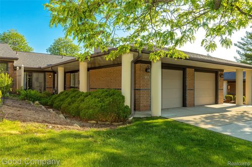 969 Wexford Way, Rochester Hills, MI, 48307-2977 | Card Image