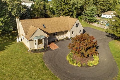 70 Lathrop St, South Hadley, MA, 01075-1737 | Card Image