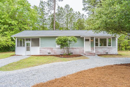 1290 W Wisconsin Ave, Southern Pines, NC, 28387-4432 | Card Image