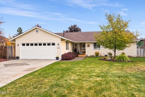 756 Nw 20th St, Redmond, OR, 97756-8806 | Card Image