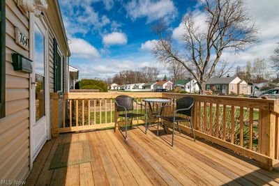 Wonderful Newer Deck to enjoy | Image 2