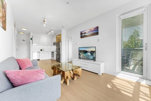 211-1621 Hamilton Ave, North Vancouver, BC, V7P0B6 | Card Image
