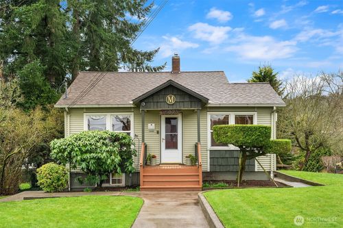 18023 62nd Avenue Ne, Kenmore, WA, 98028 | Card Image