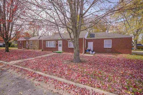 2006 Richmond St, Rockford, IL, 61101-3338 | Card Image