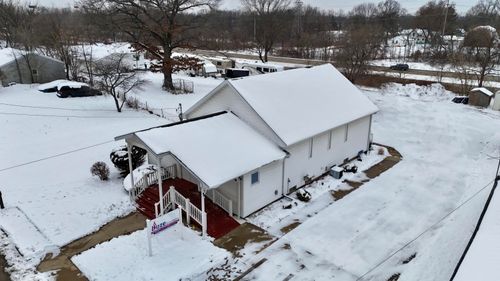 526 Fairyland Ave, Jackson, MI, 49202-2630 | Card Image