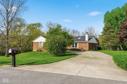 690 Kirkwood Dr, Greencastle, IN, 46135-1147 | Card Image