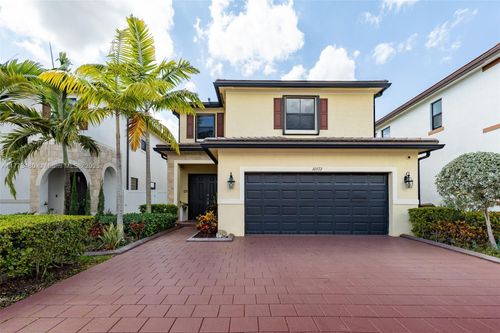 10572 W 35th Way, Hialeah, FL, 33018-2126 | Card Image