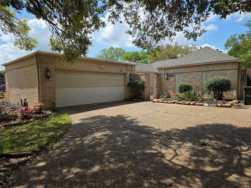 406 Fox Briar Ln, Sugar Land, TX, 77478-3717 | Card Image