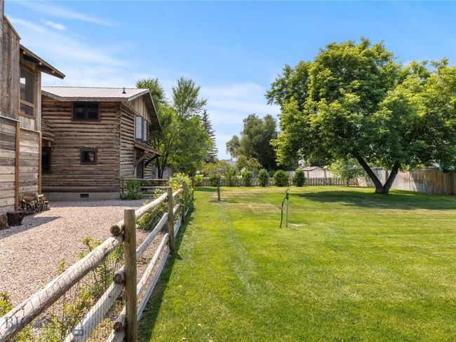 Huge back yard | Image 39