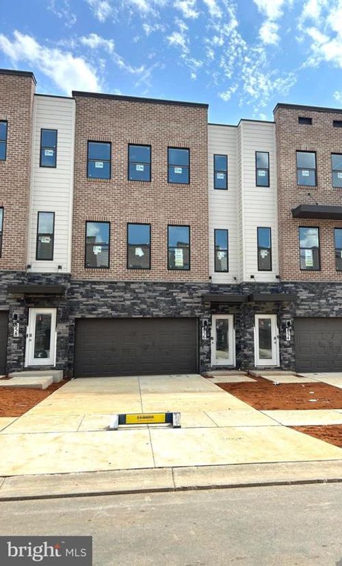 856 Amity St, FREDERICK, MD, 21701-3197 | Card Image