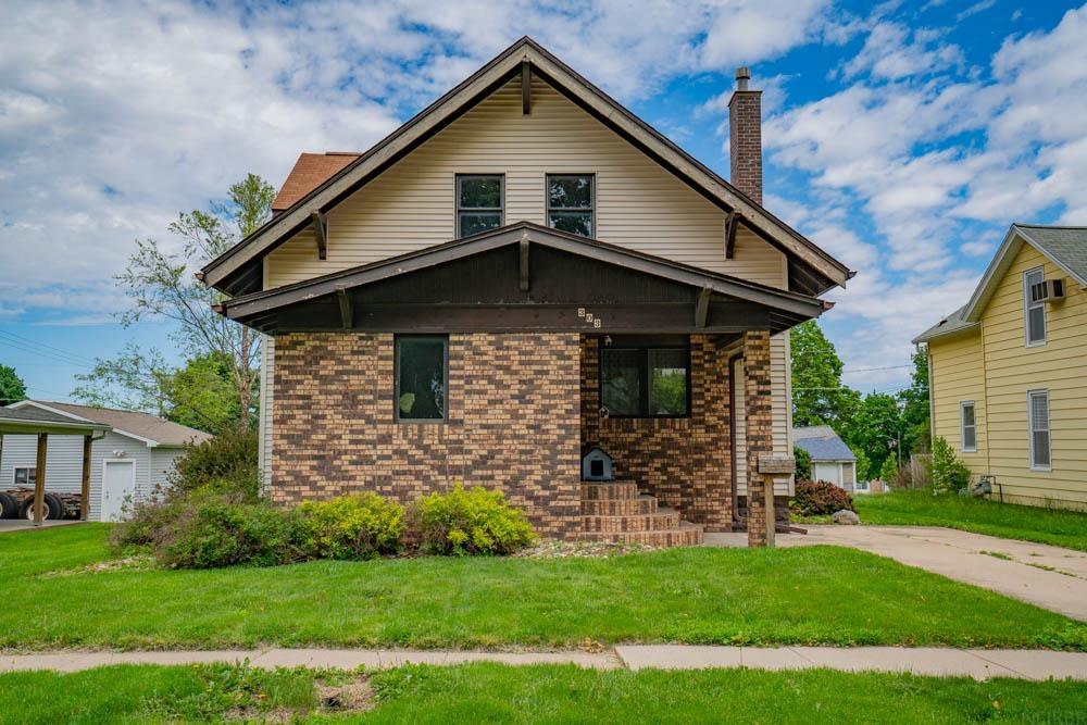 Randall St, Reinbeck, IA 50669