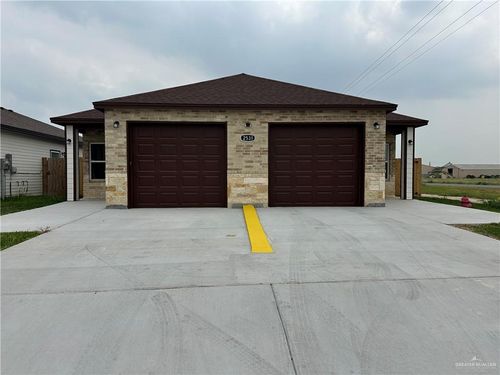 a-2531 S Valley Cir, La Feria, TX, 78559-2131 | Card Image