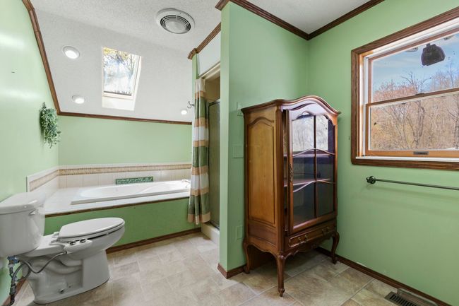 2nd floor bath | Image 29