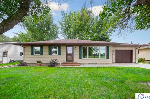 2541 E Main St, Mankato, MN, 56001-5649 | Card Image