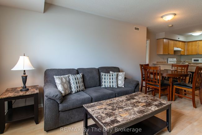211 - 16 Westbury Rd, Condo with 2 bedrooms, 2 bathrooms and 1 parking in Wasaga Beach ON | Image 14