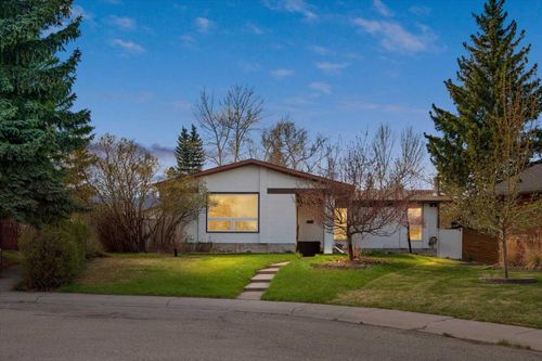 740 Canfield Pl Sw, Calgary, AB, T2W1K6 | Card Image