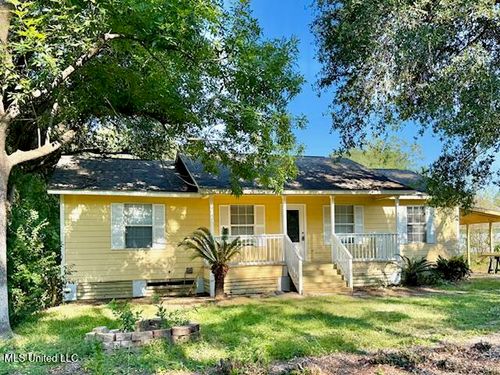 524 Maple St, Ocean Springs, MS, 39564-9047 | Card Image