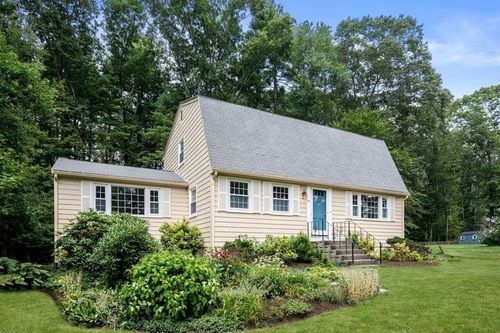18 Evergreen Way, Medfield, MA, 02052-1005 | Card Image