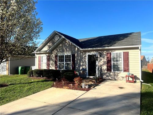 788 Bitting Hall Cir, Rural Hall, NC, 27045-9875 | Card Image