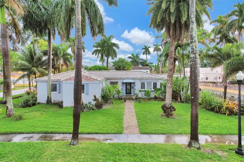 900 Tyler St, Hollywood, FL, 33019-1302 | Card Image