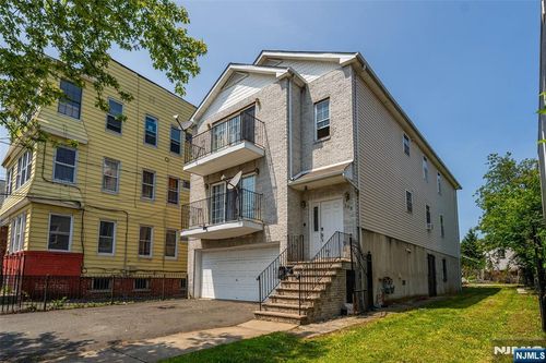 303-305 W Runyon St, Newark, NJ, 07108-1456 | Card Image