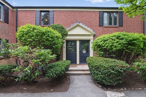 23-23 Pierce Rd, Watertown, MA, 02472-3032 | Card Image