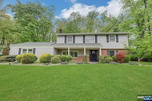 787 Winding Way, River Vale, NJ, 07675-6120 | Card Image