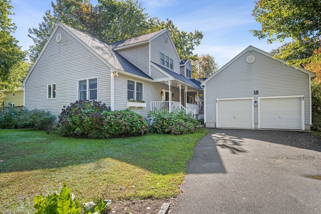 Silver Birch Ln, Haverhill, MA 01832