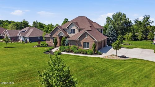 9894 Smokies Way, Findlay, OH, 45840-2103 | Card Image