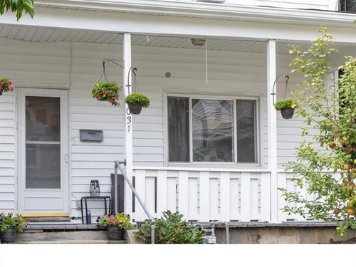 1031 Valonia St, Pittsburgh, PA, 15220-5743 | Card Image
