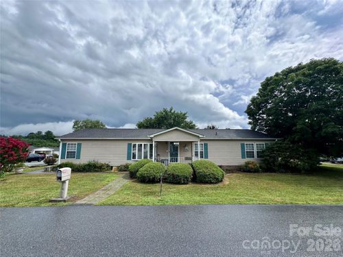 308 Riverwind Dr, Hendersonville, NC, 28739-8723 | Card Image