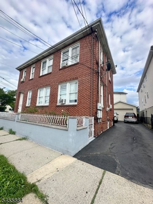 591 Meadow St, Elizabeth, NJ, 07201-1513 | Card Image