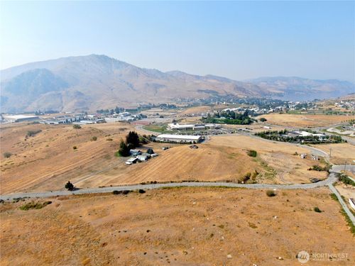 30 Isenhart Rd, Chelan, WA, 98816-9657 | Card Image